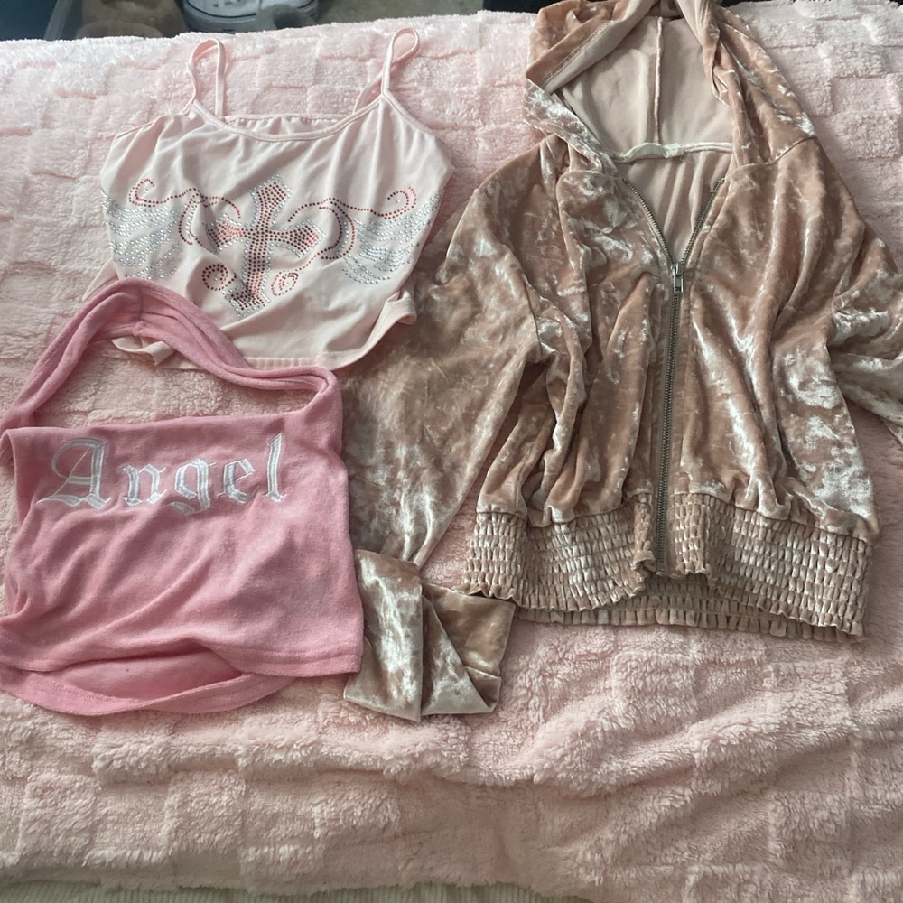 3 pink tops bundle!💗